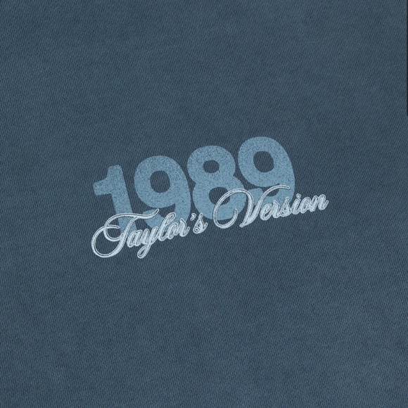 1989 (TAYLOR'S VERSION) IS IT OVER NOW? ZIP UP HOODIE - Picture 4 of 7